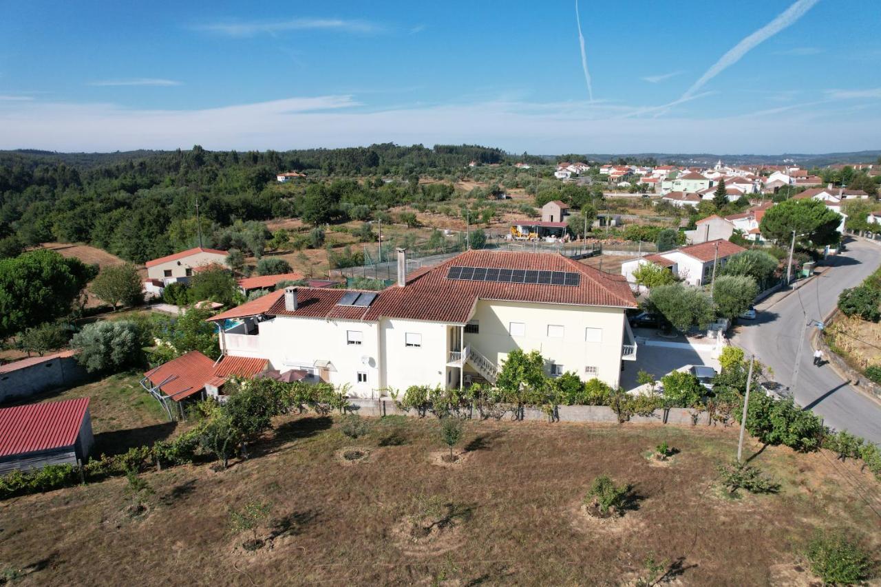 شقة A Casa Amarela Pinheiro de Coja المظهر الخارجي الصورة