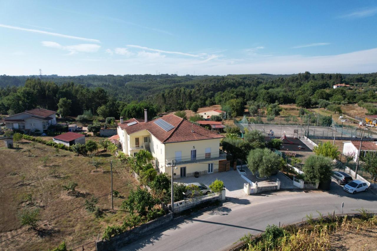 شقة A Casa Amarela Pinheiro de Coja المظهر الخارجي الصورة